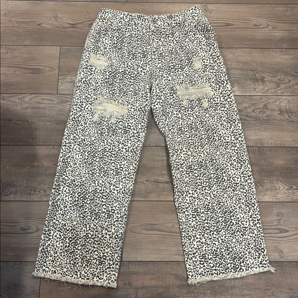 POL Leopard Print Distressed Wide Leg Jeans Medium - Picture 3 of 6